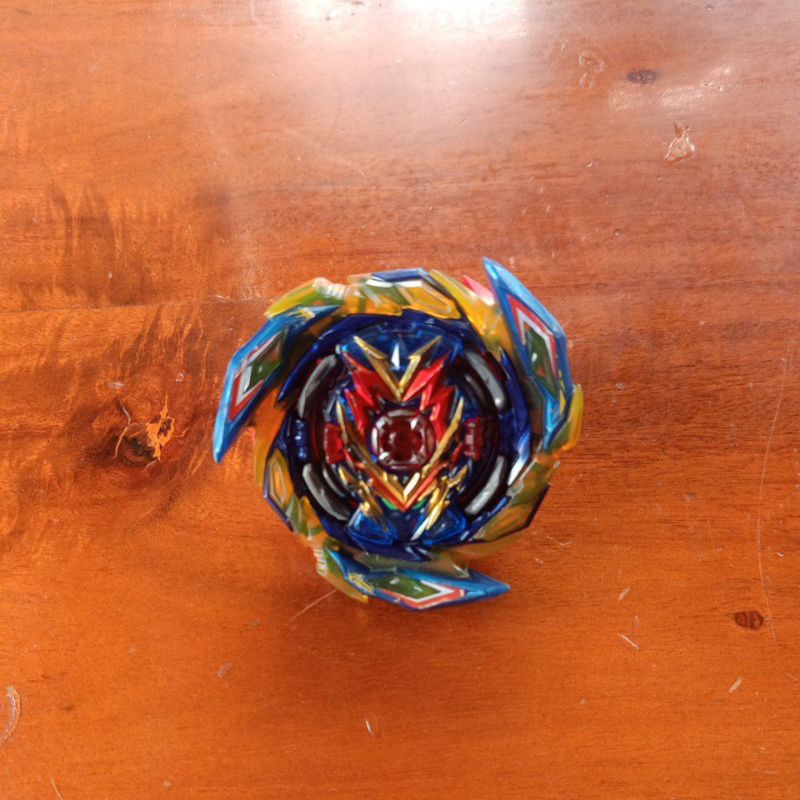 Con quay Beyblade b163 Brave Valkyrie