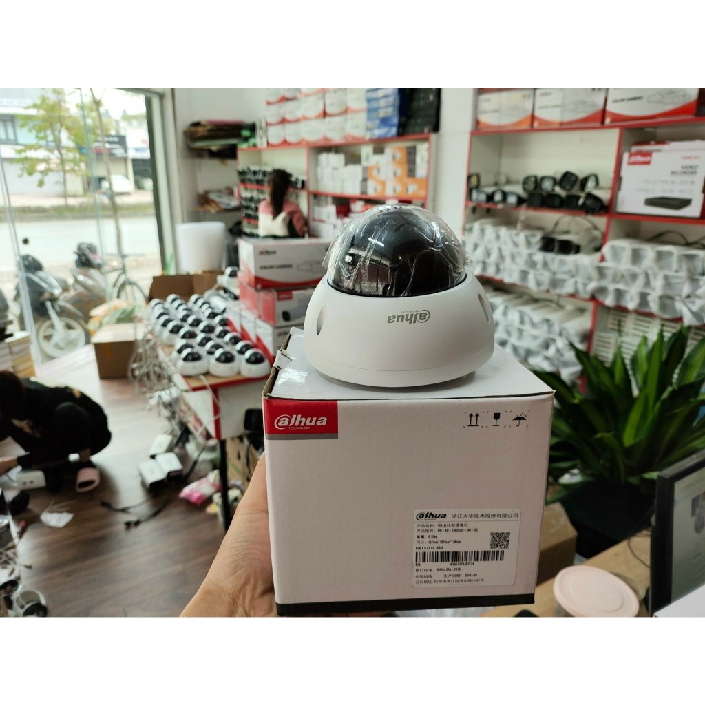 Camera ptz mini Dahua 2mp quay 360 zoom quang học 4x / zoom số 16x/hàng mới nguyên hộp