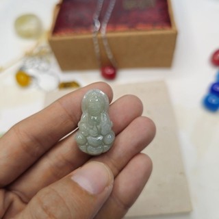 Mặt dây chuyền Phật quan âm bình an đá phỉ thuy'