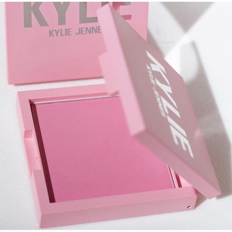 Phấn má hồng Kylie Cosmetics