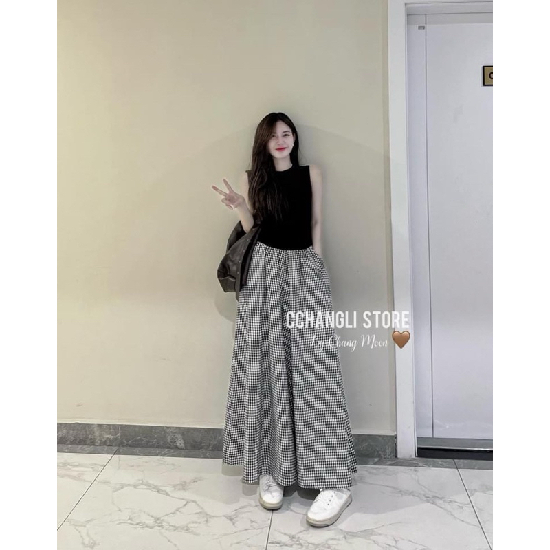 SET ÁO ĐEN XN MIX QUẦN SUÔNG KẺ
