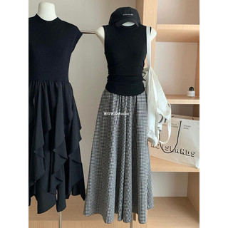 SET ÁO ĐEN XN MIX QUẦN SUÔNG KẺ