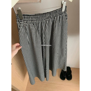 SET ÁO ĐEN XN MIX QUẦN SUÔNG KẺ