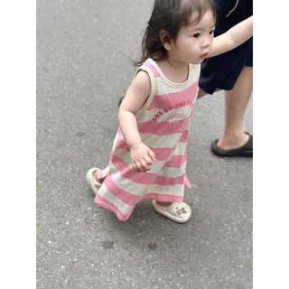 Váy kẻ hồng cho bé