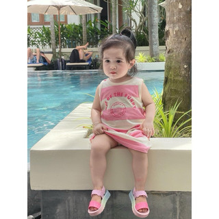Váy kẻ hồng cho bé