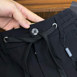 Quần short nam 𝔻&𝔾 đen trơn tag logo