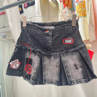 Chân váy gấu Coca denim xếp ly