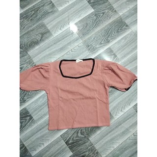 Áo thun cổ tròn