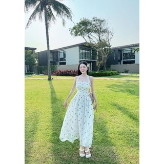 ĐẦM MIDI TRẮNG NỀN HOA ĐEN CỔ YẾM