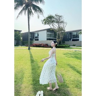 ĐẦM MIDI TRẮNG NỀN HOA ĐEN CỔ YẾM