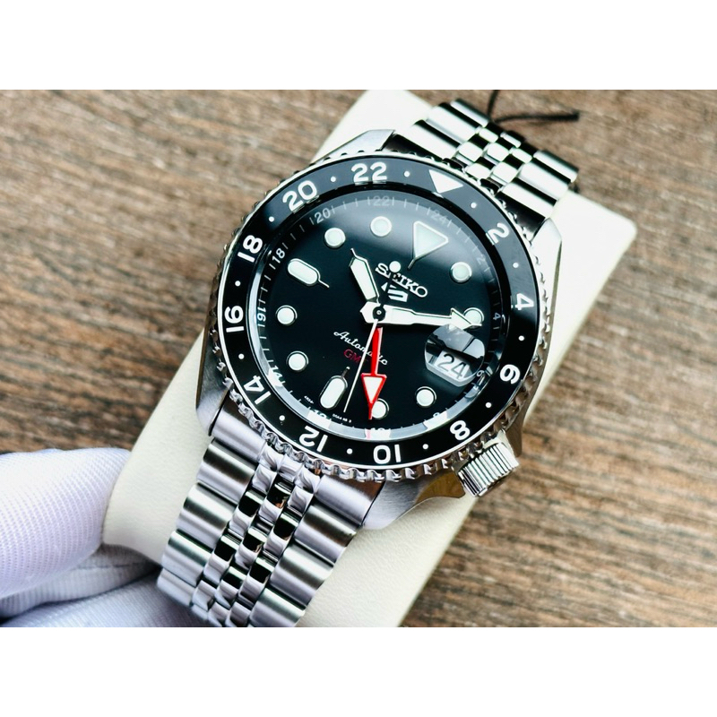 ĐỒNG HỒ NAM CHÍNH HÃNG Seiko SSK001K1 Automatic Sports GMT Black Dial & Benzel Silver Stainless Stee