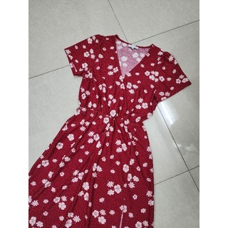 đầm hoa xẻ tà