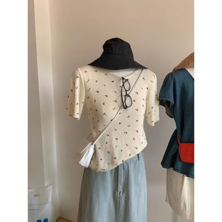 /𝙇𝙞𝙣𝙝𝙖𝙣𝙤𝙛𝙛𝙞𝙘𝙞𝙖𝙡/ ÁO MONTOGHI HOA NHÍ UP STUDIO 8867🇰🇷