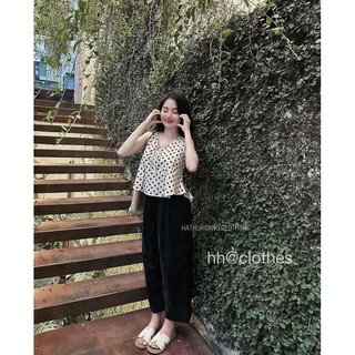 Set áo chấm bi sát nách kèm quần ống xuông chất đũi xước