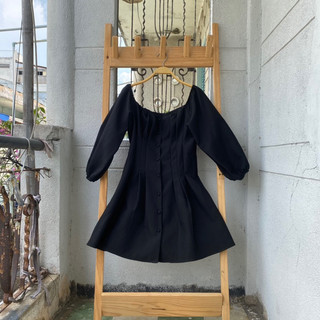 2hand đầm đen tay phồng eo 78cm dài 80cm mã 209