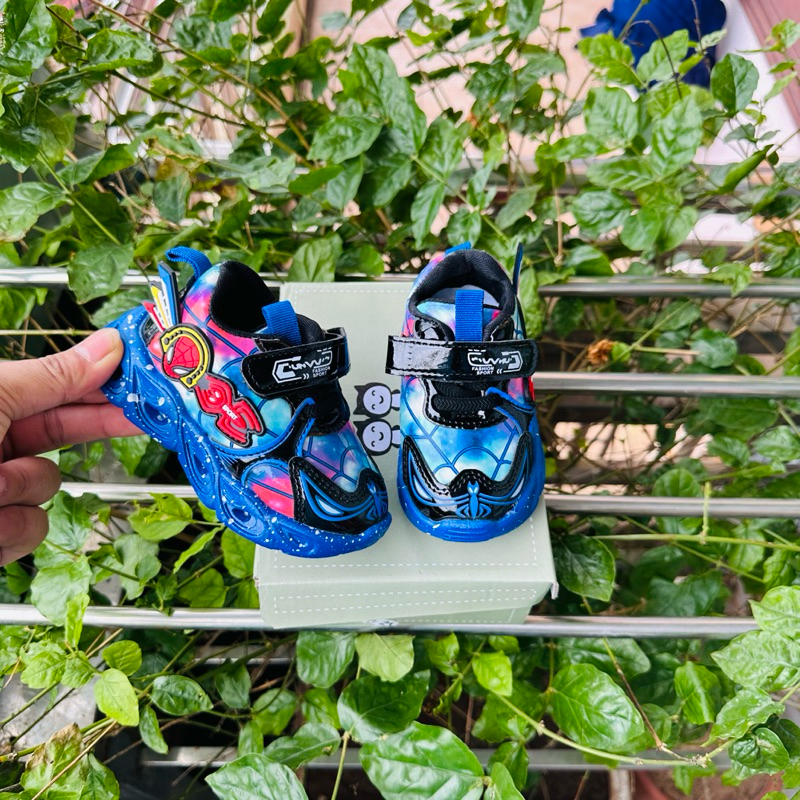 Giày thể thao Siêu Nhân đèn LED 2024 mã S15 Quảng Châu cao cấp cho bé trai bé gái từ 1 đến 5 tuổi