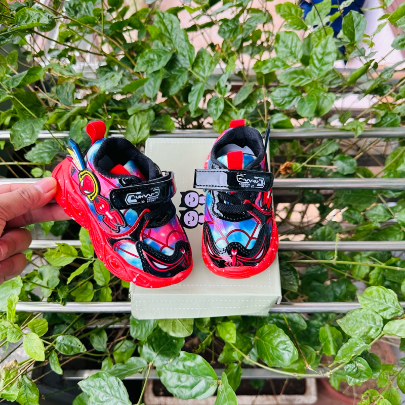 Giày thể thao Siêu Nhân đèn LED 2024 mã S15 Quảng Châu cao cấp cho bé trai bé gái từ 1 đến 5 tuổi