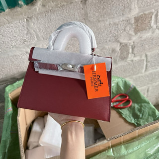 Túi HM Dáng Thấp Khoá Bạc Size 22