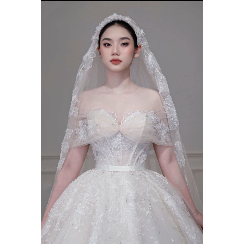 Choàng váy cưới- lúp cô dâu hoa