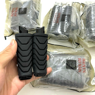 Để chân sau, gác chân sau cao su đen như zin, dành cho xe dream/ wave