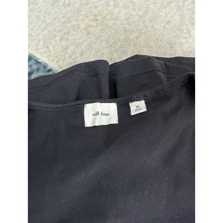 Bộ liền thân Aritzia dư xịn