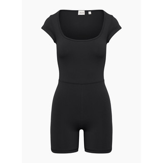 Bộ liền thân Aritzia dư xịn