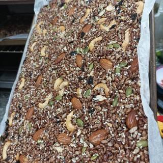 Bánh gạo lứt rong biển ngũ cốc granola ăn kiêng giảm cân,thanh cơm gạo lứt chà bông 500g-Đồ ăn vặt ăn chay healthy
