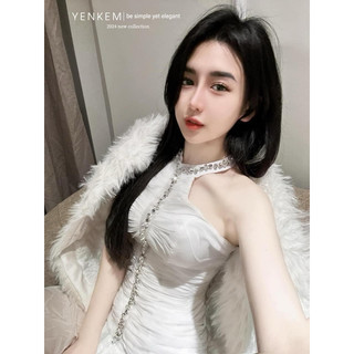 váy tơ cổ yếm đính đá