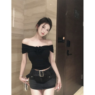 Áo Thun Trễ Vai Đính Hoa Dành Cho Nữ