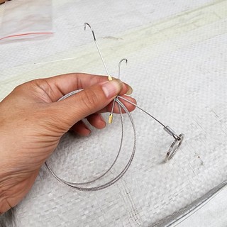 Lưỡi câu lươn e về sll ạ Gồm 1 dây cáp và 2 lưỡi kèm ạ
