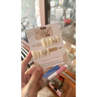 Nailbox trắng sữa mix đá