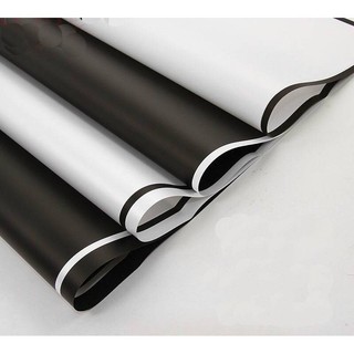 Tập 20 tờ giấy gói hoa mika đen viền trắng ,trắng-đen siêu hót