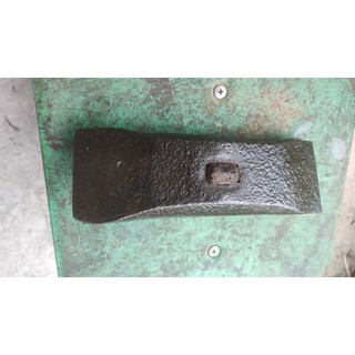Búa chặt hàng Nhật bãi