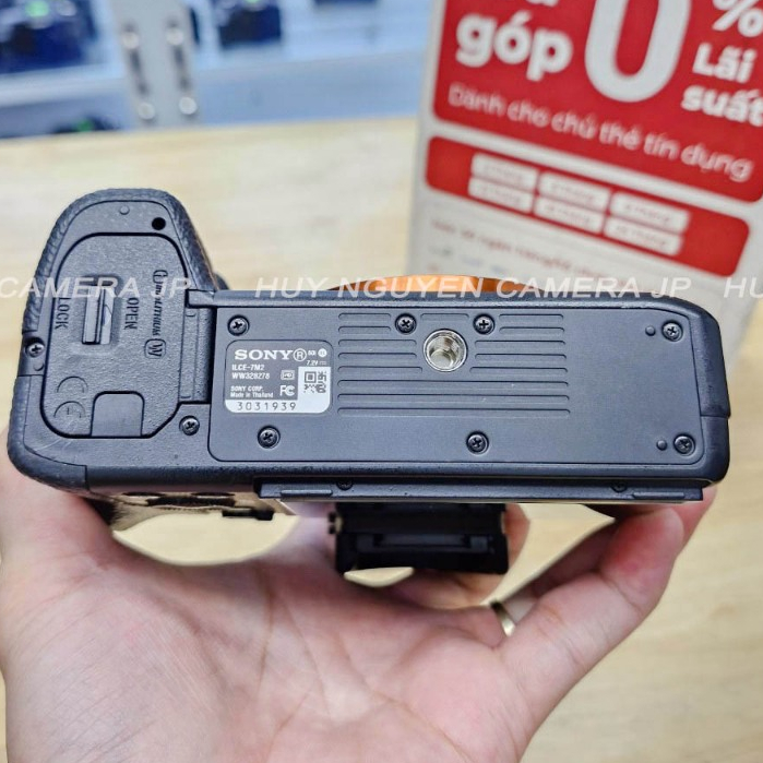 MÁY ẢNH SONY A72 rất đẹp, mới chụp  2k shot.  , Sony A7ii , Sony A7 mark 2 . ỐNG KÍNH SONY 28 70 OSS.