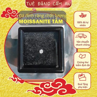 Đá đính răng Kim Cuong Moissanite gắn răn sáng lấp lánh mẫu đế nhọn đẹp bền lâu năm.