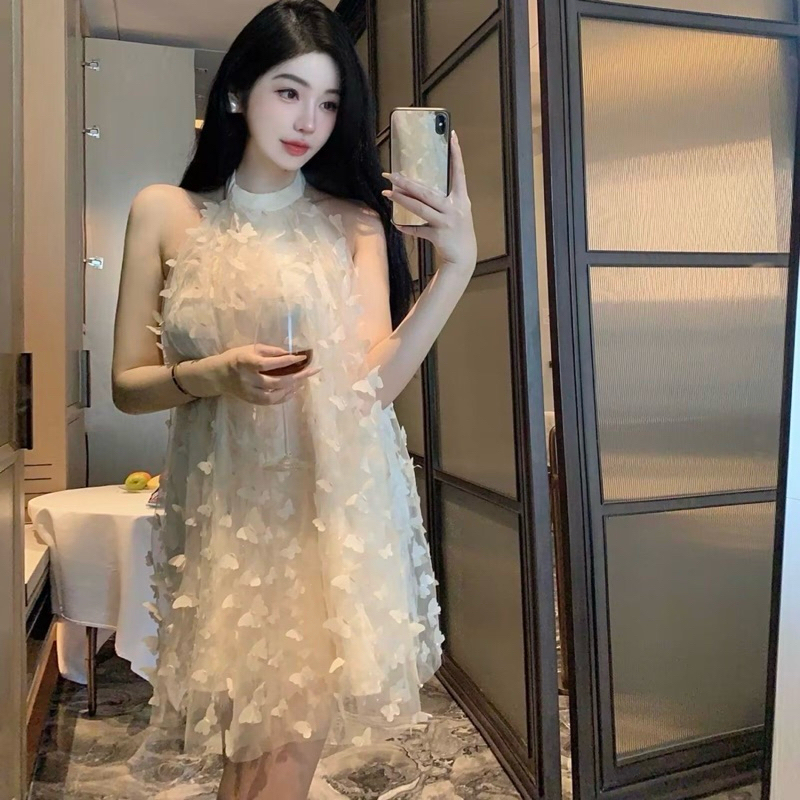 Váy hoạ tiết bướm cổ yếm có nơ sau | BigBuy360 - bigbuy360.vn