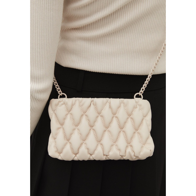 Túi Stradivarius da chần mềm