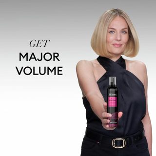 Bọt mousse TRESemme Total Volume tạo phồng tóc