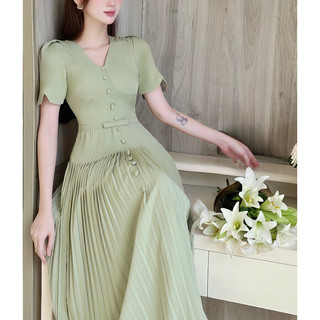 Váy cúc bọc xếp ly