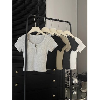 Áo thun nữ croptop ngắn tay cổ tròn phối khuy bấm chất thun tăm dáng ôm thời trang sugal top nu 155v1