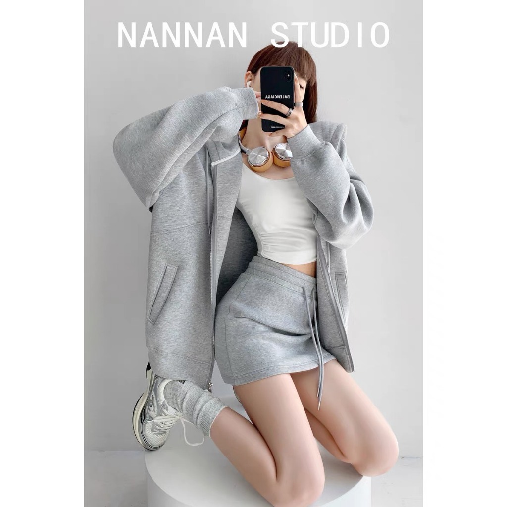 Set Hoodie Zip Kèm Chân Váy Nữ Chữ A Form Rộng Unisex Họa Tiết Trơn Cực Sang