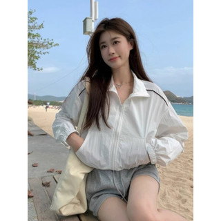Áo khoác dù croptop form rộng cá tính