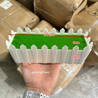 Chậu hàng rào nhựa nhựa kèm xốp phủ cỏ xanh 21cm rộng 8cm dùng cắm hoa hoặc cây trang trí decor tiện dụng
