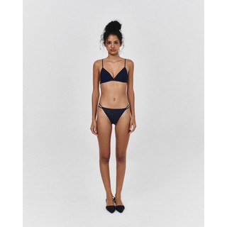 Áo lót Basic Navi kèm đệm mỏng Lace.thelabel