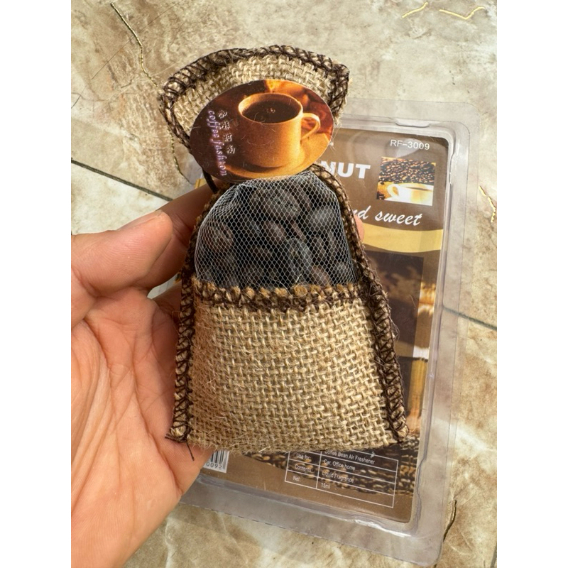 Túi nước hoa cafe treo trang trí gương cabin ô tô chuản viên cafe lưu hương toả hương dễ chịu cho ô 