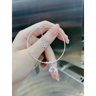 Vòng tay bạc treo charm