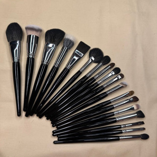 Bộ Cọ 18 Cây Lông Thú Kết Hợp Dành Cho MakeUp Chuyên Nghiệp Cọ Nhi Vi 