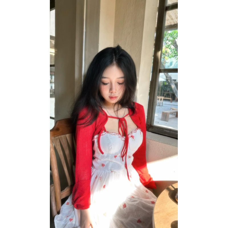 Set Đầm Trắng Hoa Đỏ 2D Phối Áo Croptop Tay Dài Đỏ Len Gân