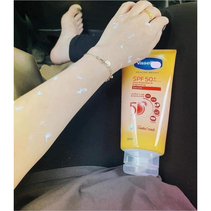 Serum dưỡng trắng & chống nắng Vaseline vàng