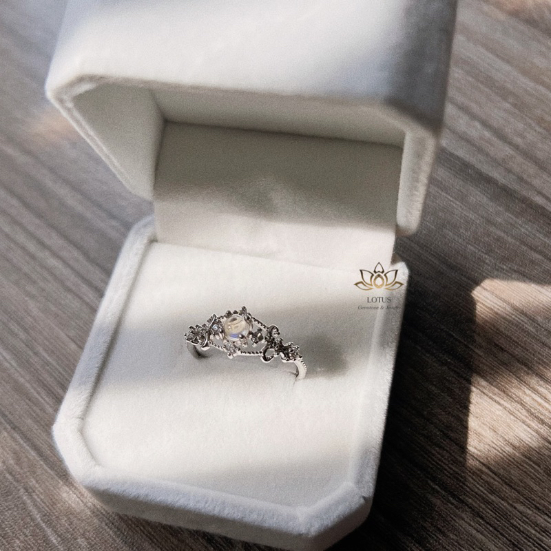 Artemis Ring - Nhẫn bạc S925 đá Moonstone